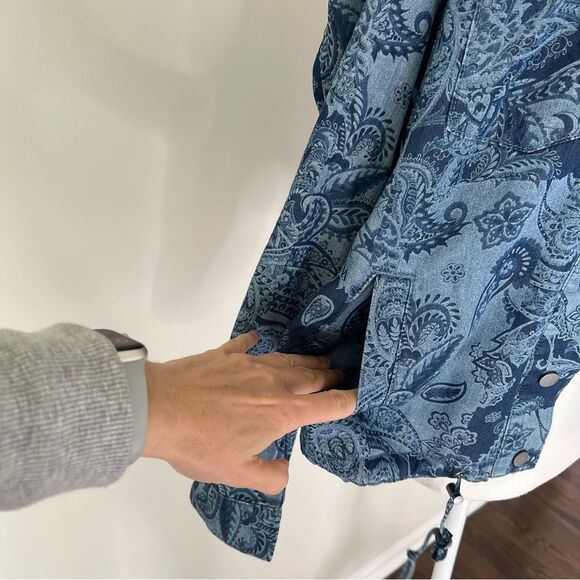 Chico’s Paisley Chambray Utility Jacket Size Small - Picture 5 of 11